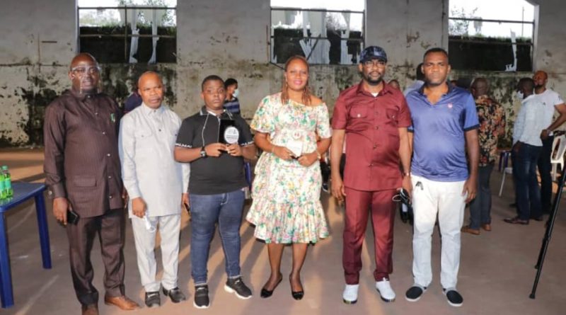 PHOTONEWS: Abia govt presents award to 11-year-old sports commentator, popular presenter