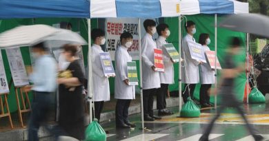 Doctors in South Korea suspend strike: Coronavirus live news | News
