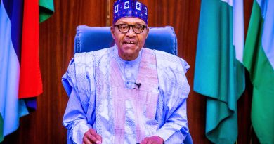 Erring policemen, looters’ll face the law, Buhari vows