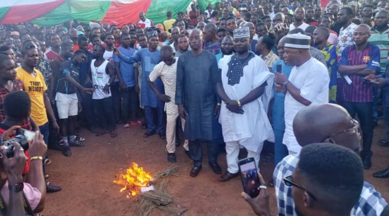 Buhari's Minister, Akume loses party chieftains, thousands of supporters to PDP in Benue